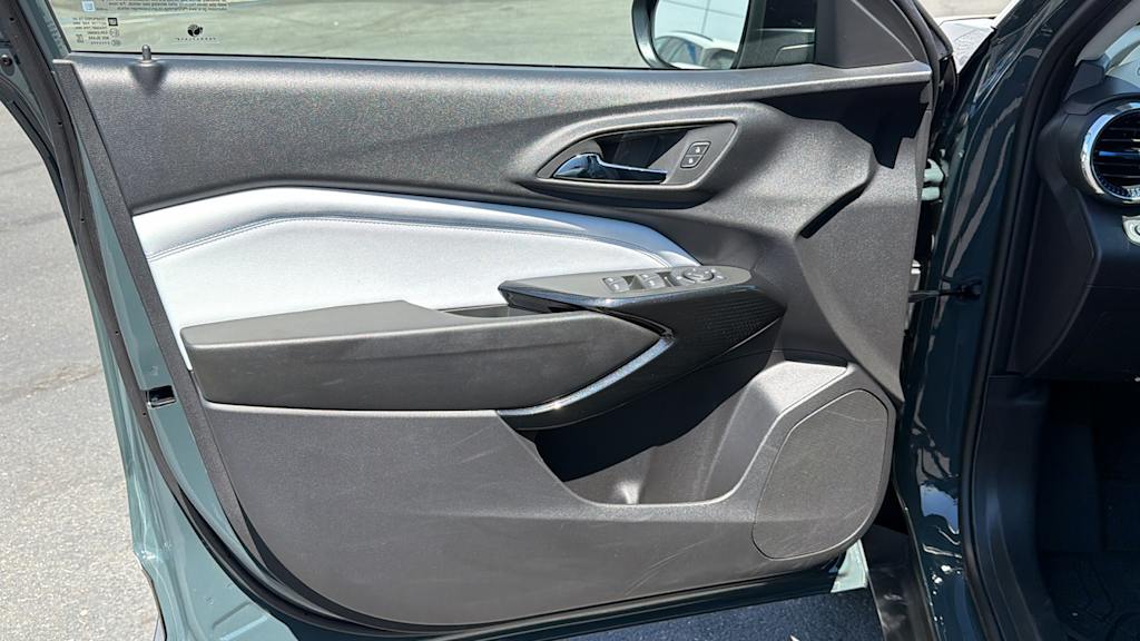 Thumbnail: 2026 Chevrolet Trax - 28