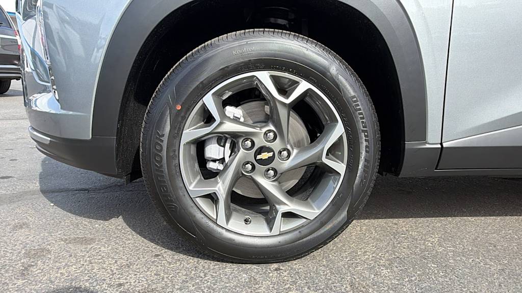 Thumbnail: 2026 Chevrolet Trax - 8