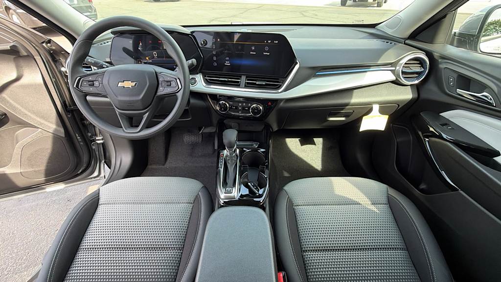 Thumbnail: 2026 Chevrolet Trax - 14