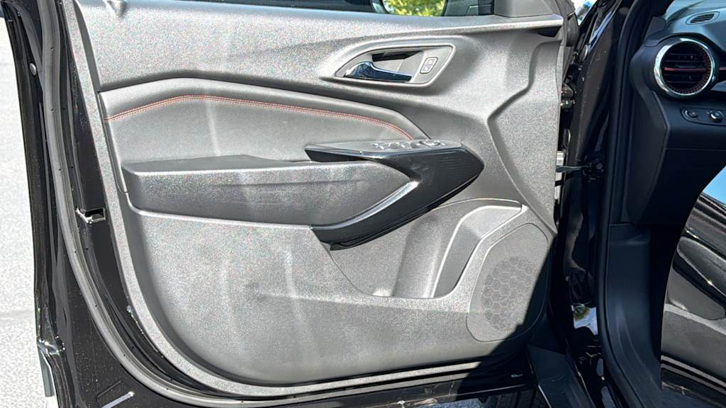 Thumbnail: 2026 Chevrolet Trax - 28