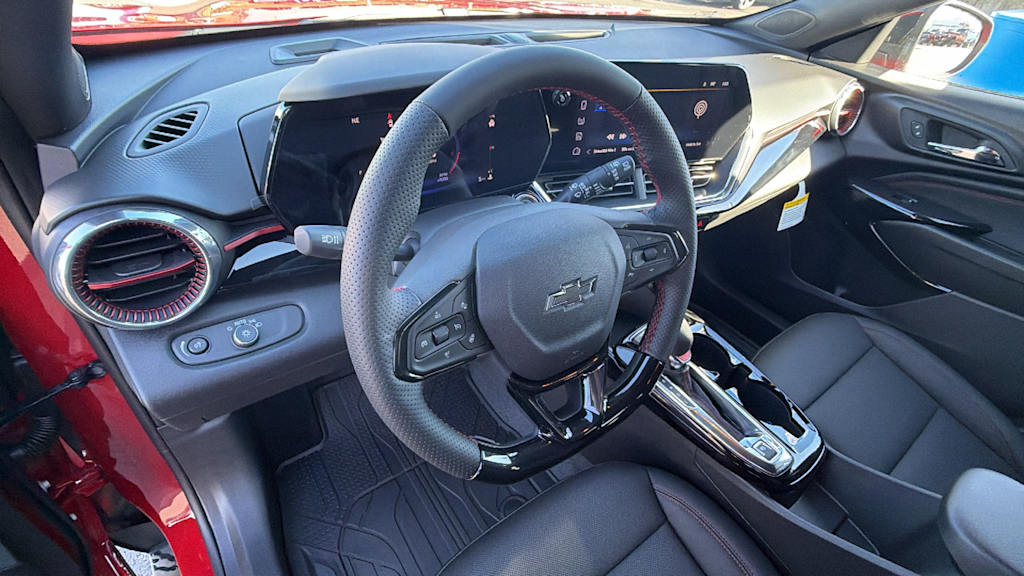 Thumbnail: 2026 Chevrolet Trax - 2