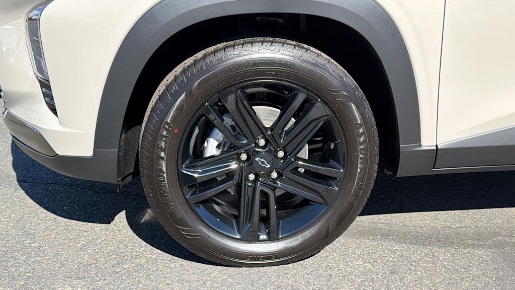Thumbnail: 2026 Chevrolet Trax - 8