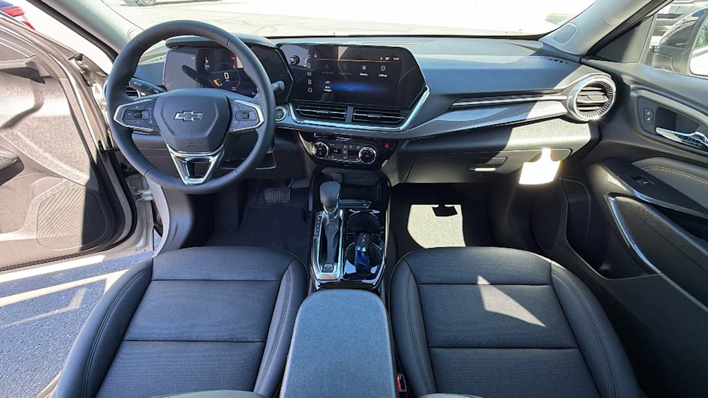 Thumbnail: 2026 Chevrolet Trax - 14