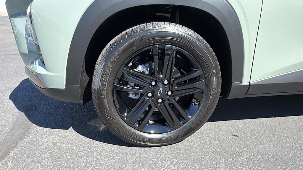 Thumbnail: 2026 Chevrolet Trax - 8