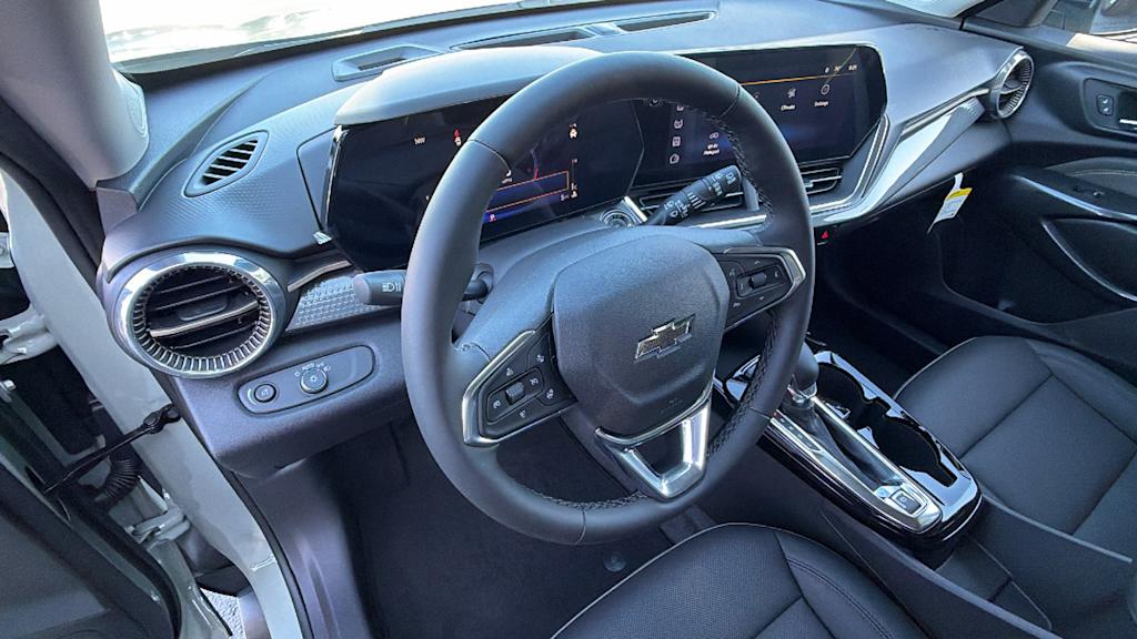 Thumbnail: 2026 Chevrolet Trax - 2