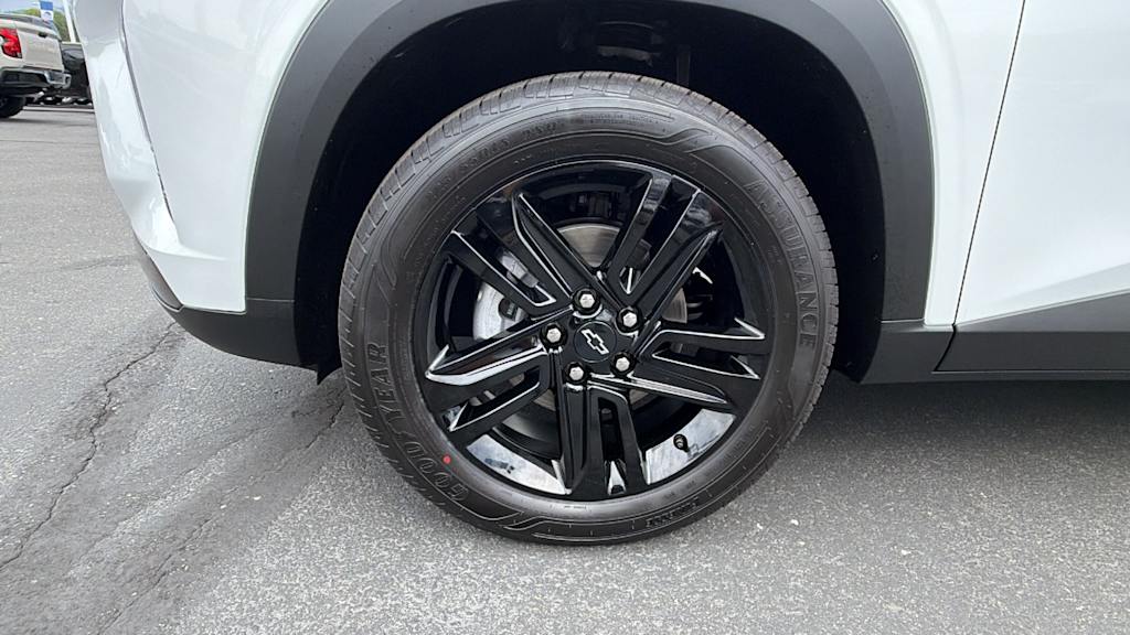 Thumbnail: 2026 Chevrolet Trax - 8