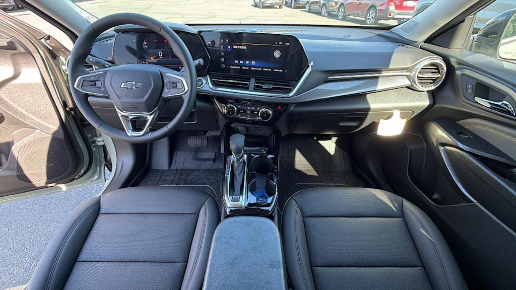 Thumbnail: 2026 Chevrolet Trax - 14