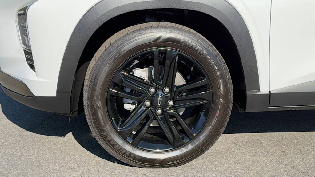 Thumbnail: 2026 Chevrolet Trax - 8
