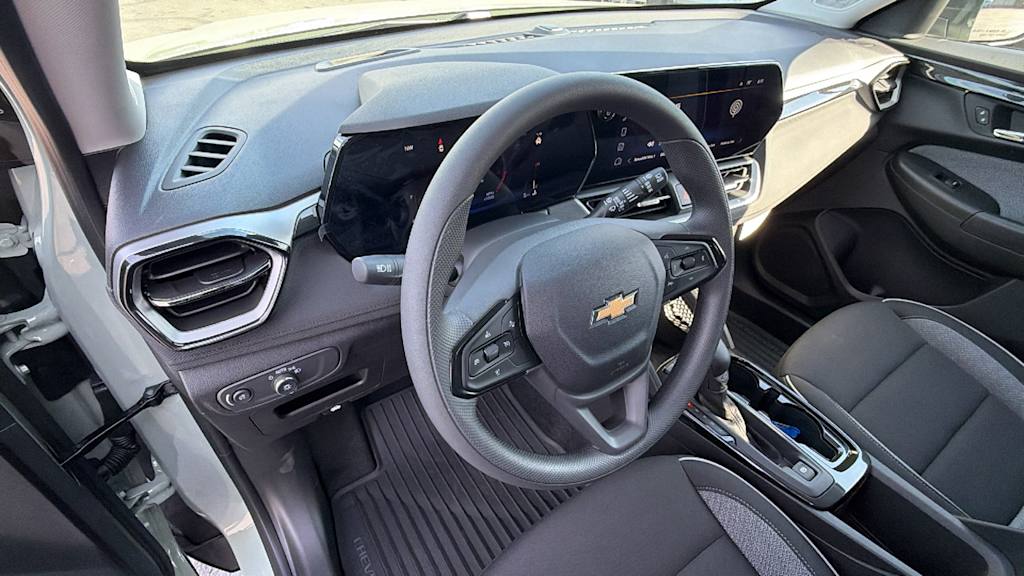 Thumbnail: 2026 Chevrolet TrailBlazer - 2