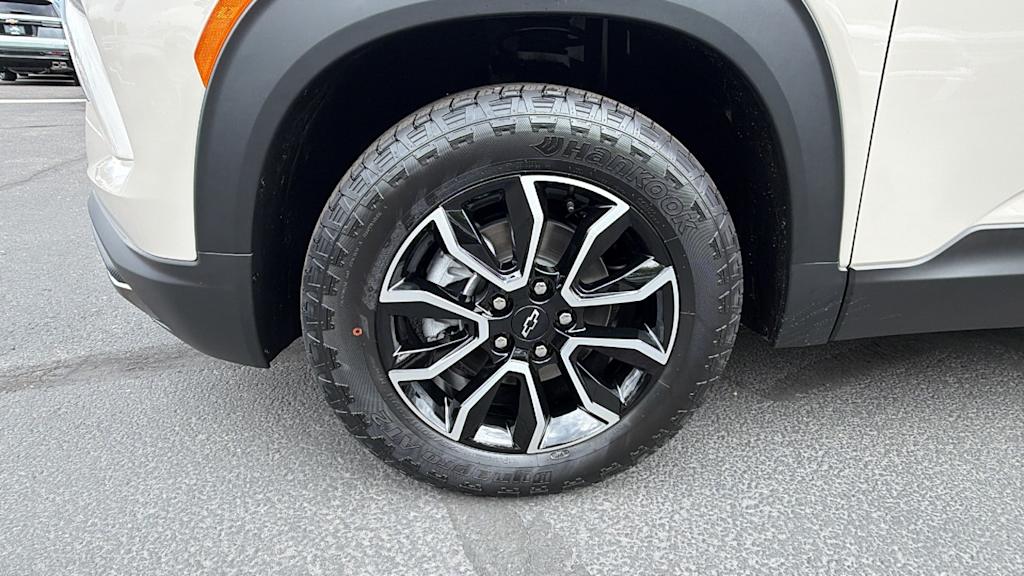 Thumbnail: 2026 Chevrolet TrailBlazer - 8