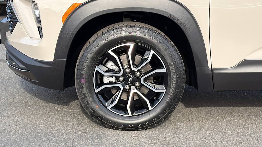 Thumbnail: 2026 Chevrolet TrailBlazer - 8