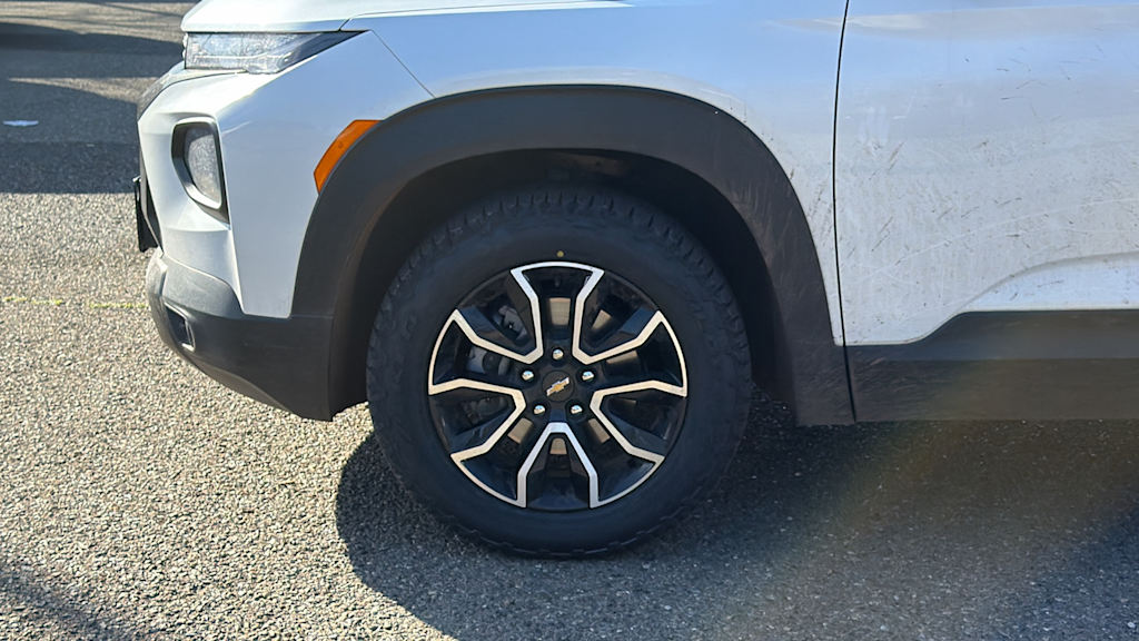 Thumbnail: 2023 Chevrolet TrailBlazer - 8