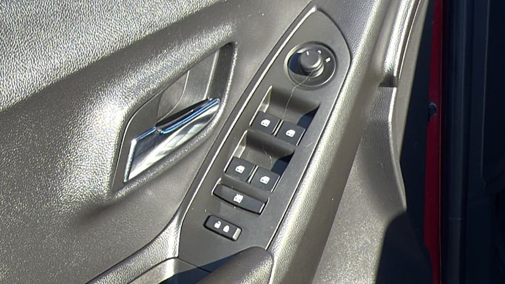 Thumbnail: 2015 Chevrolet Trax - 28
