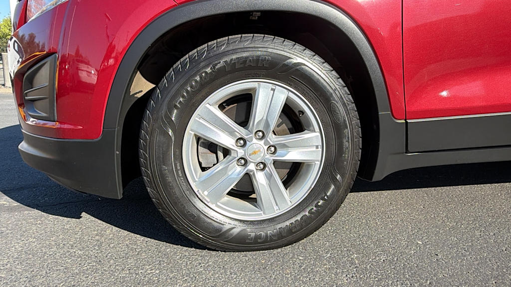 Thumbnail: 2015 Chevrolet Trax - 8