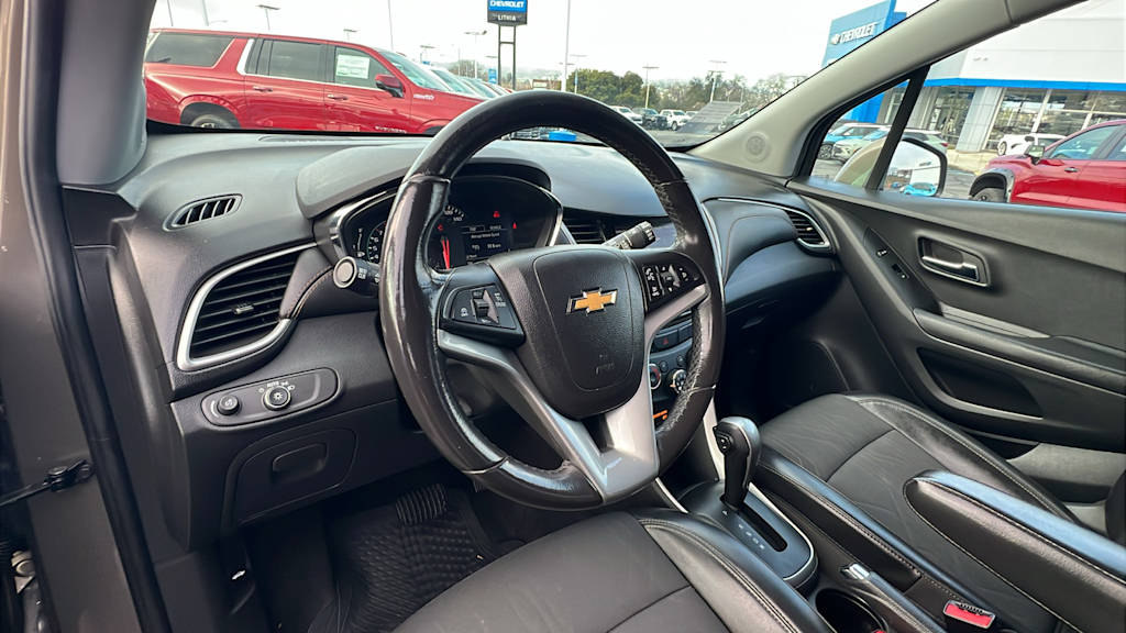 2022 Chevrolet Trax LT 2