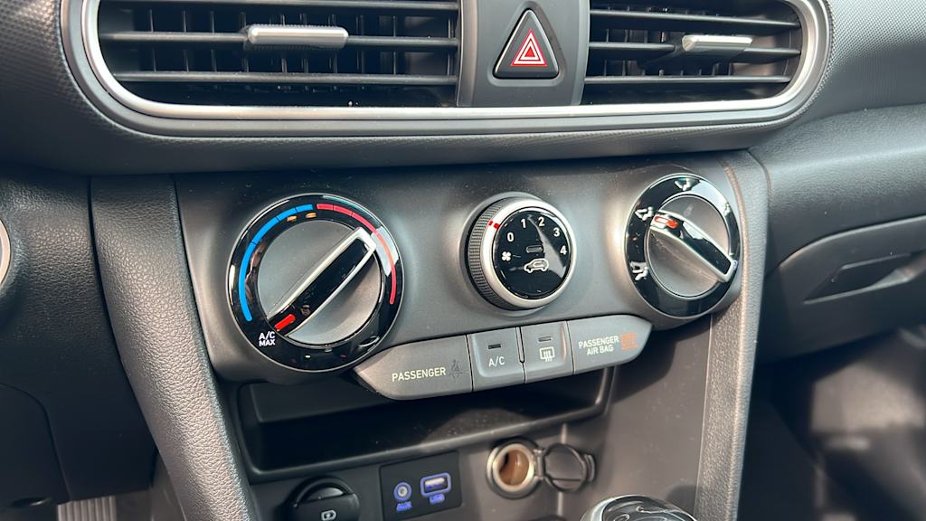 2020 Hyundai Kona SEL 24