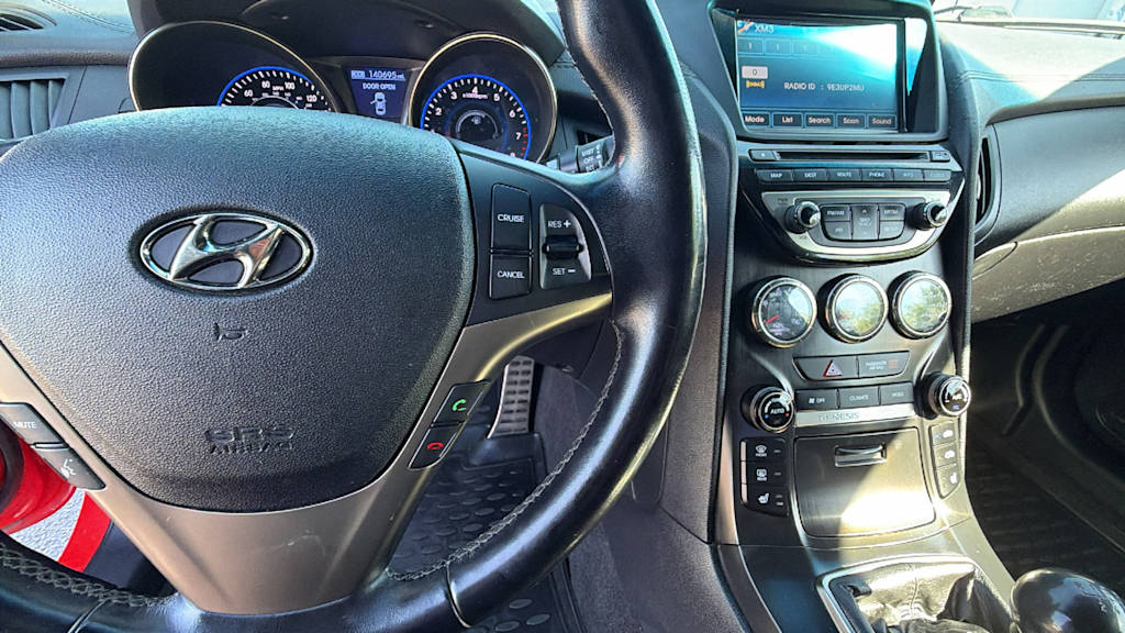 Thumbnail: 2013 Hyundai Genesis - 26
