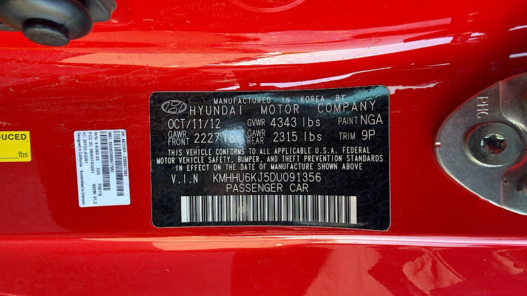 Thumbnail: 2013 Hyundai Genesis - 17
