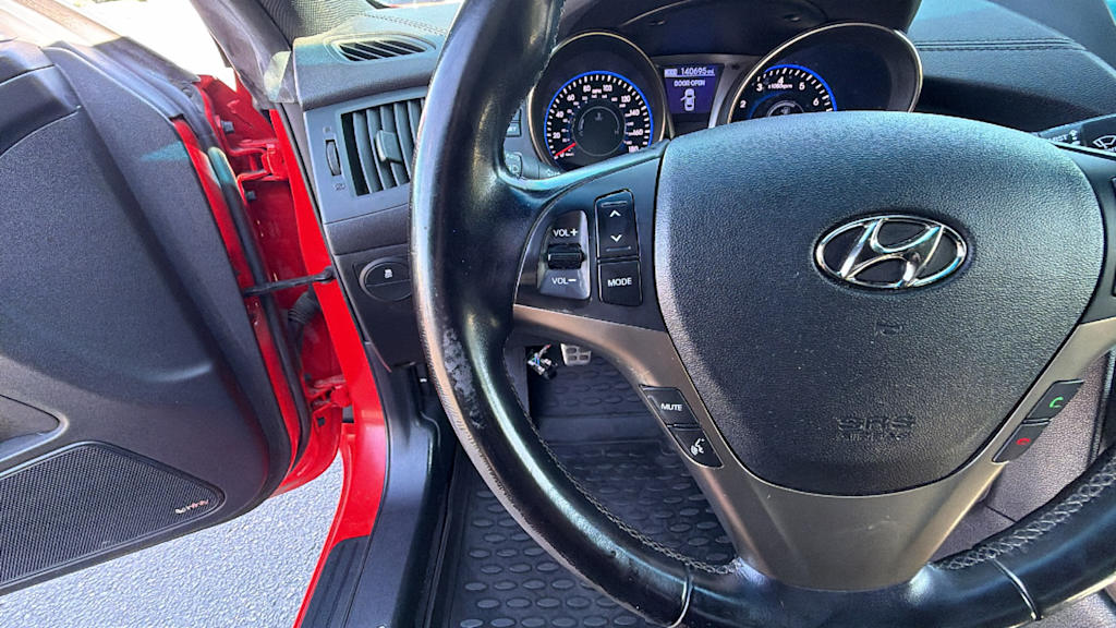 Thumbnail: 2013 Hyundai Genesis - 25