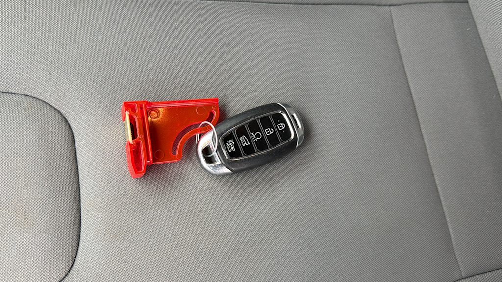 Thumbnail: 2023 Hyundai Elantra - 6