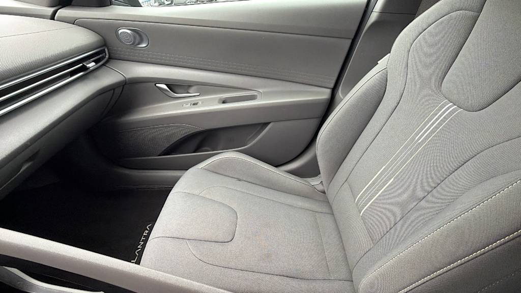 Thumbnail: 2023 Hyundai Elantra - 10