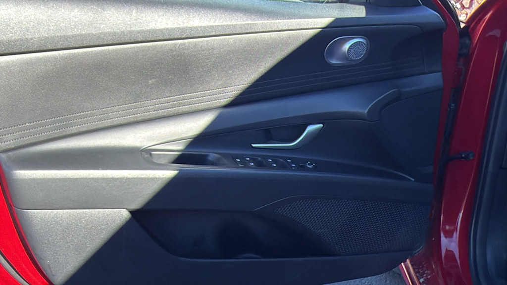 Thumbnail: 2023 Hyundai Elantra - 26