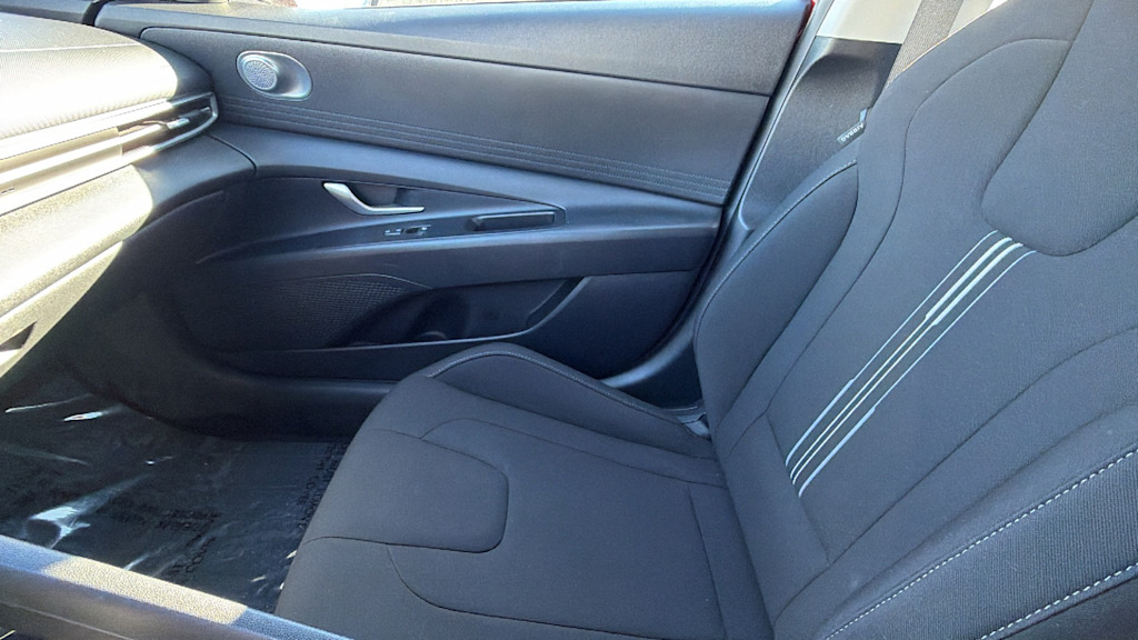 Thumbnail: 2023 Hyundai Elantra - 10