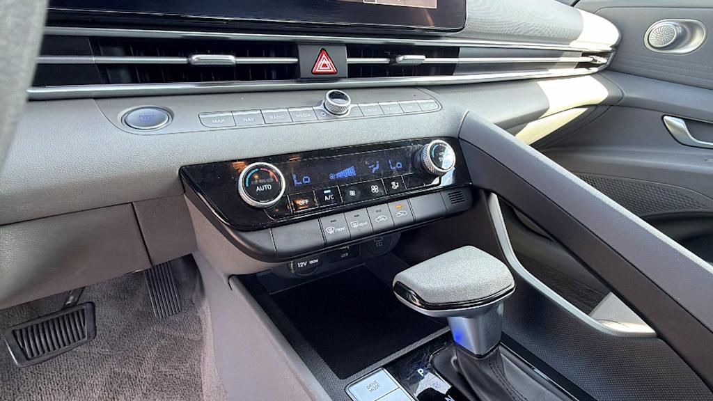 Thumbnail: 2024 Hyundai Elantra - 22