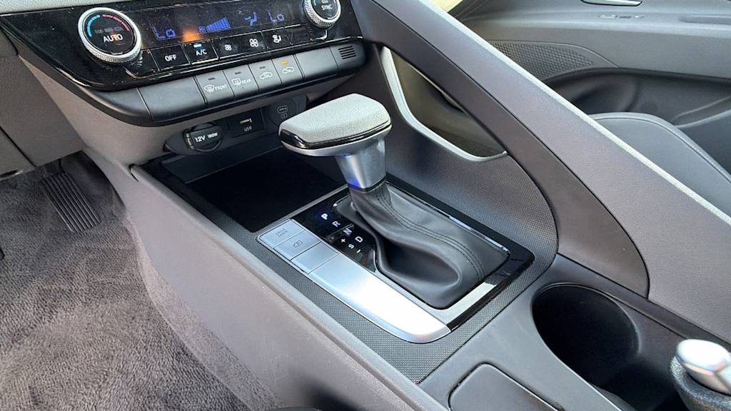 Thumbnail: 2024 Hyundai Elantra - 14