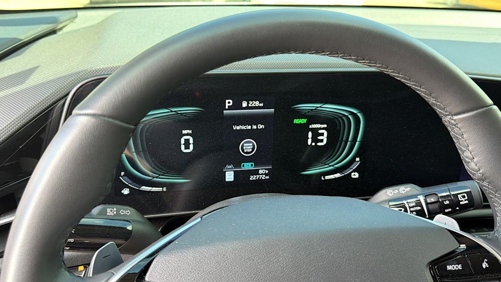 Thumbnail: 2023 Kia Niro - 8