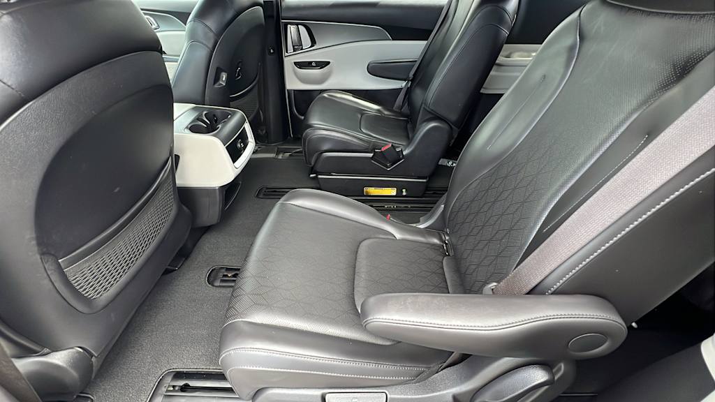 Thumbnail: 2023 Kia Carnival - 12