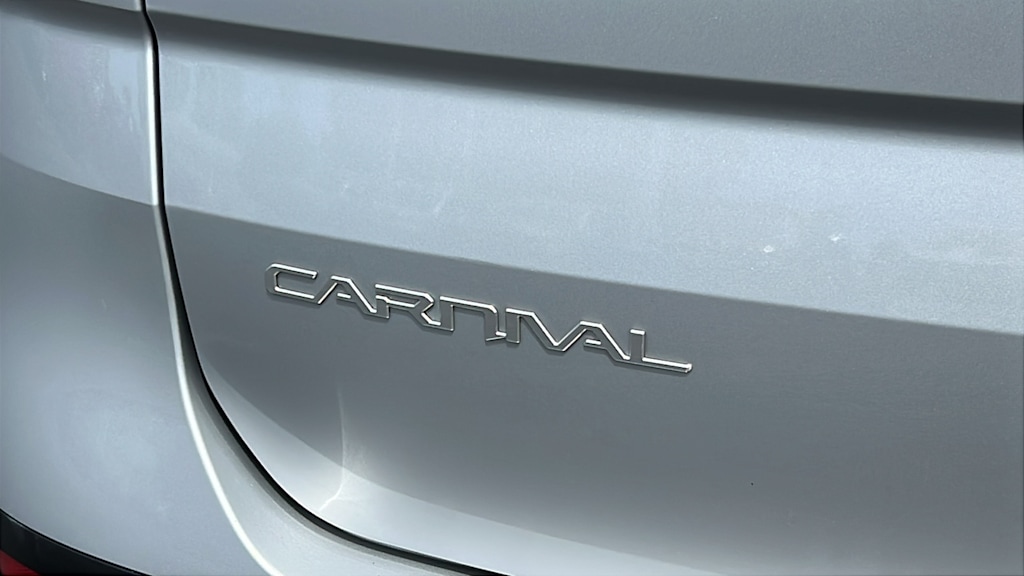 Thumbnail: 2023 Kia Carnival - 7