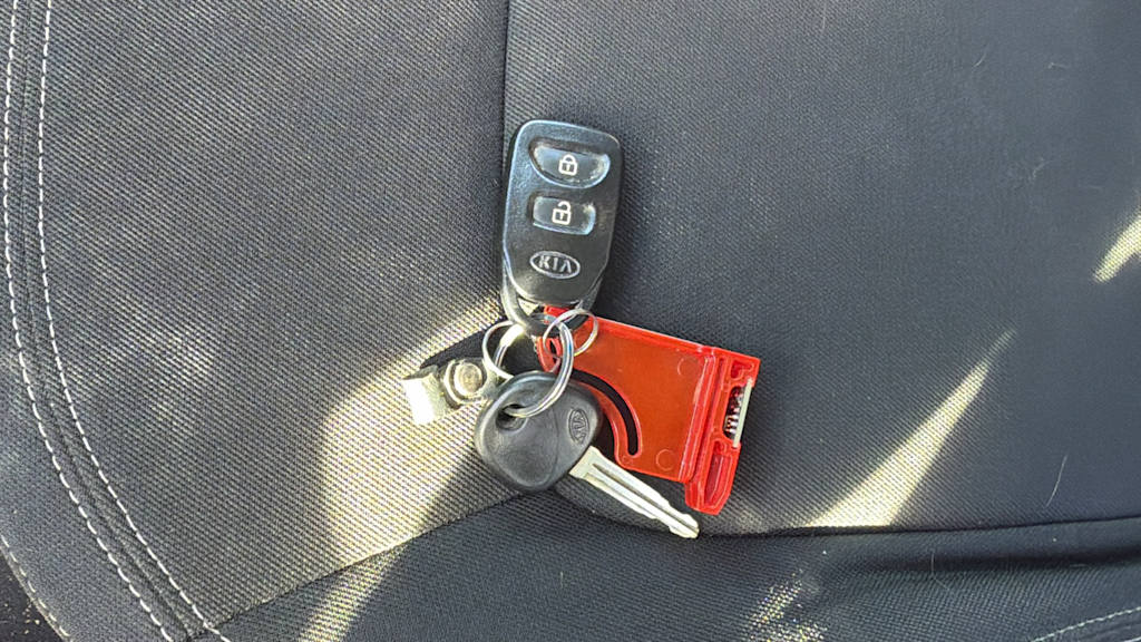 Thumbnail: 2011 Kia Sportage - 9