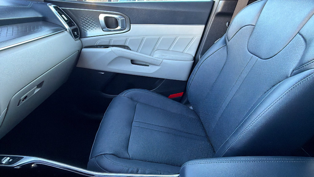 Thumbnail: 2022 Kia Sorento - 11