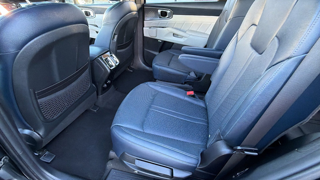 Thumbnail: 2022 Kia Sorento - 12