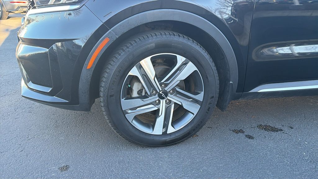 Thumbnail: 2022 Kia Sorento - 8