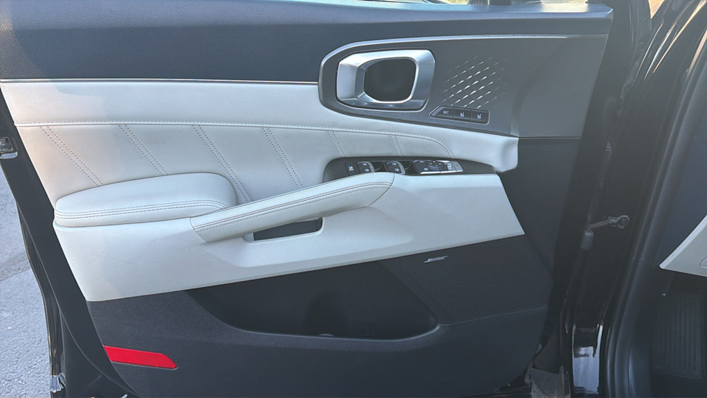 Thumbnail: 2022 Kia Sorento - 28