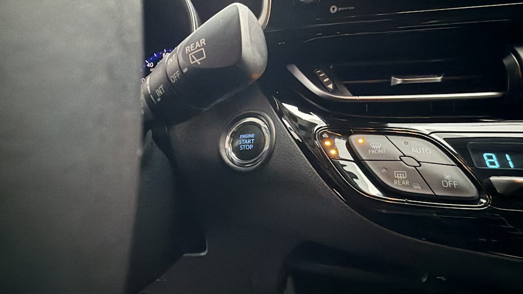 Thumbnail: 2022 Toyota C-HR - 24