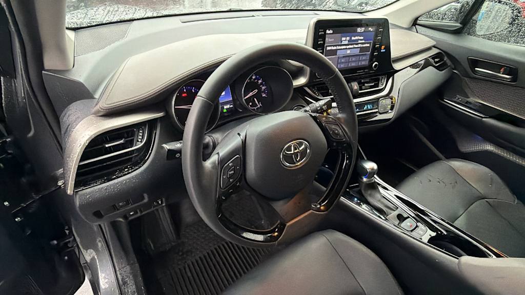 Thumbnail: 2022 Toyota C-HR - 2