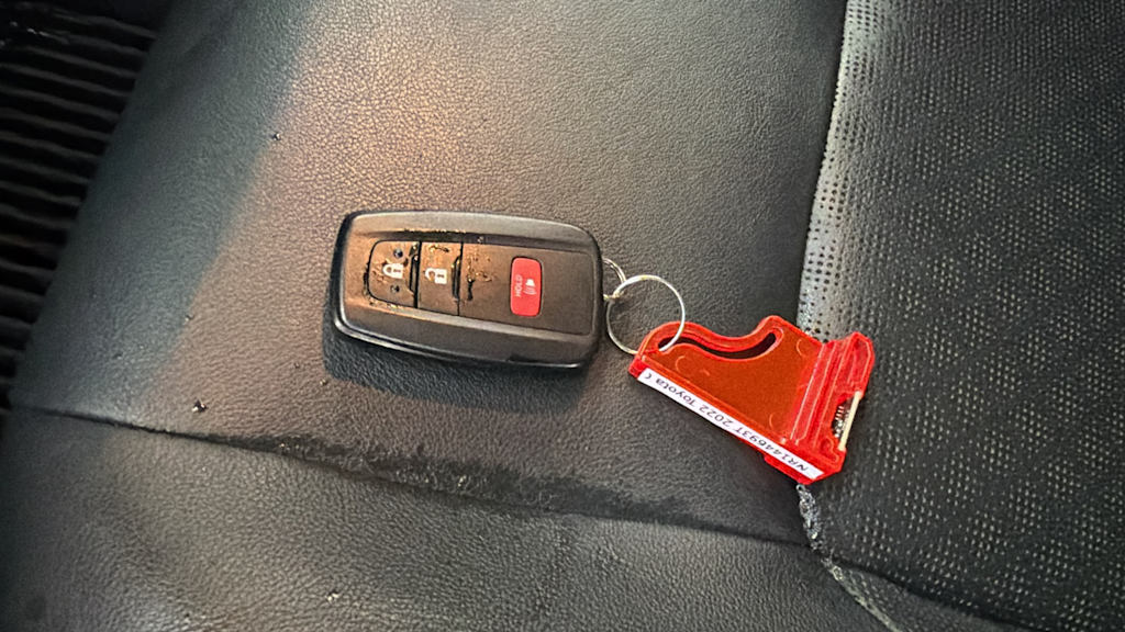 Thumbnail: 2022 Toyota C-HR - 17