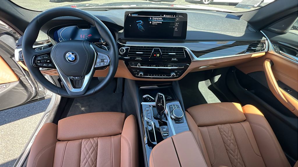 2023 BMW 5 Series 530e 13