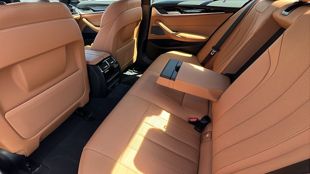 2023 BMW 5 Series 530e 11