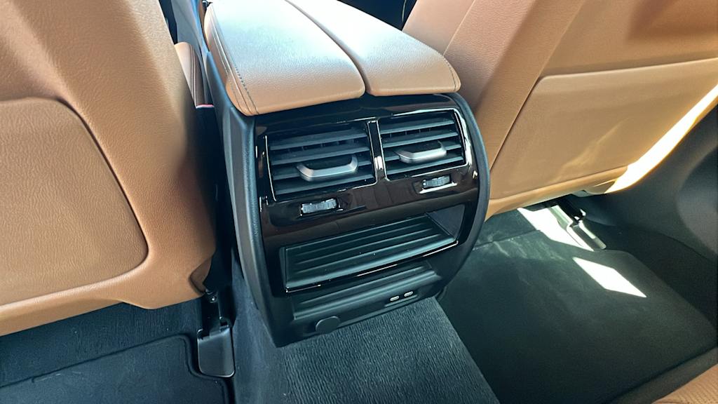 2023 BMW 5 Series 530e 29