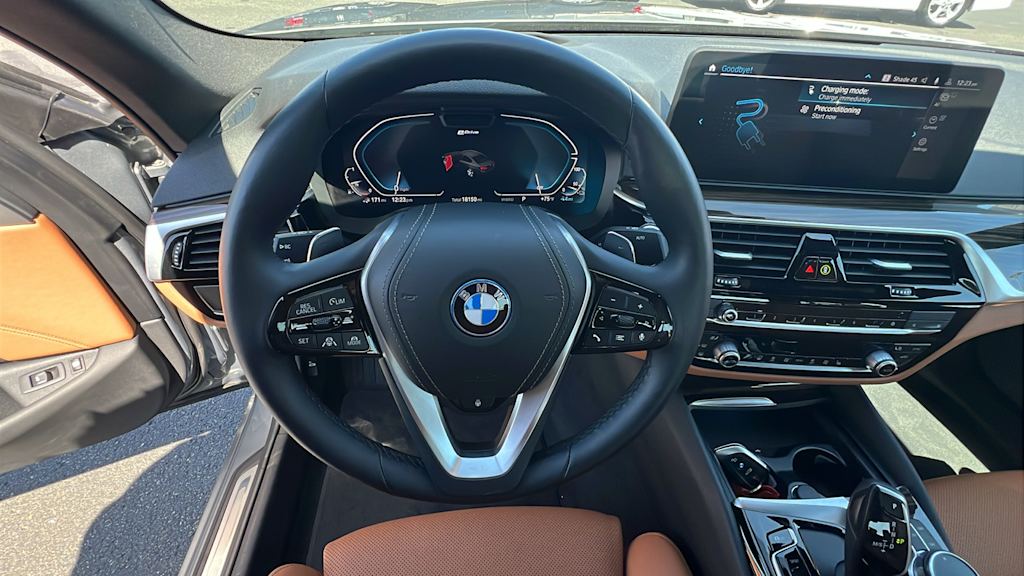 2023 BMW 5 Series 530e 9