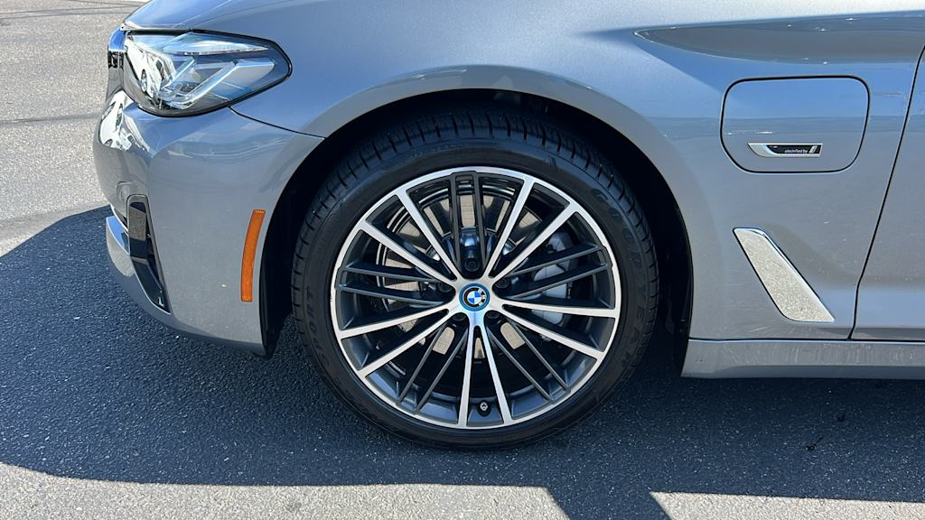 2023 BMW 5 Series 530e 8