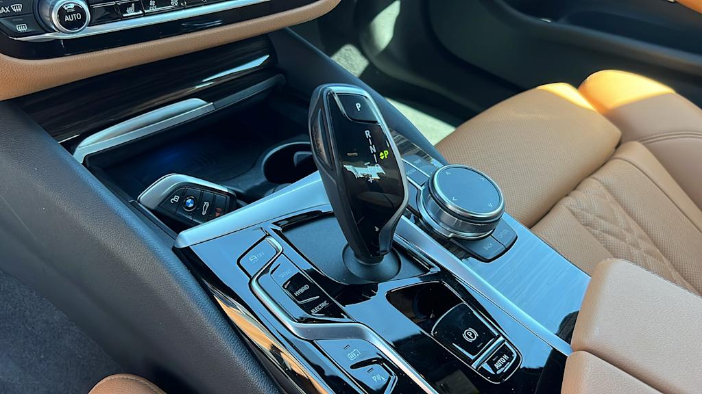 2023 BMW 5 Series 530e 15