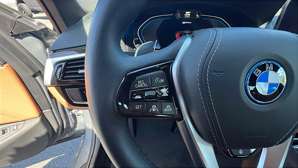 2023 BMW 5 Series 530e 26