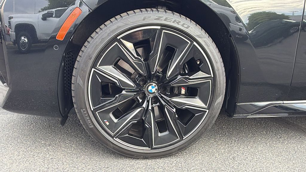 Thumbnail: 2023 BMW 7 Series - 7