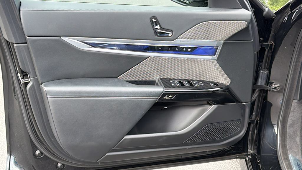 Thumbnail: 2023 BMW 7 Series - 28
