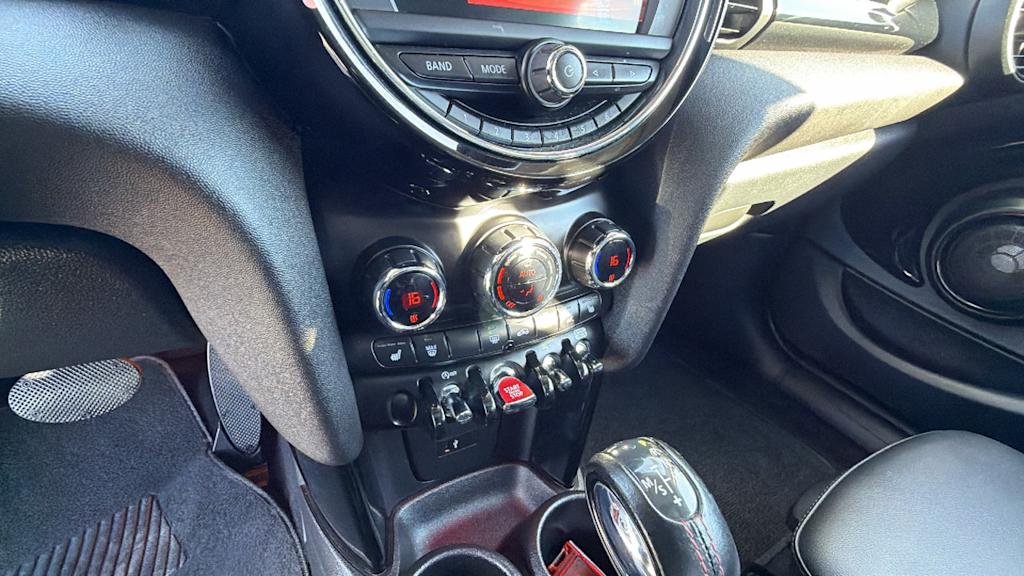 Thumbnail: 2019 MINI Cooper - 24